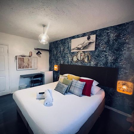 伦敦R1 Superking Sized Bed & 65" Tv On The Wall In Clapham公寓 外观 照片