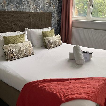 伦敦R1 Superking Sized Bed & 65" Tv On The Wall In Clapham公寓 外观 照片