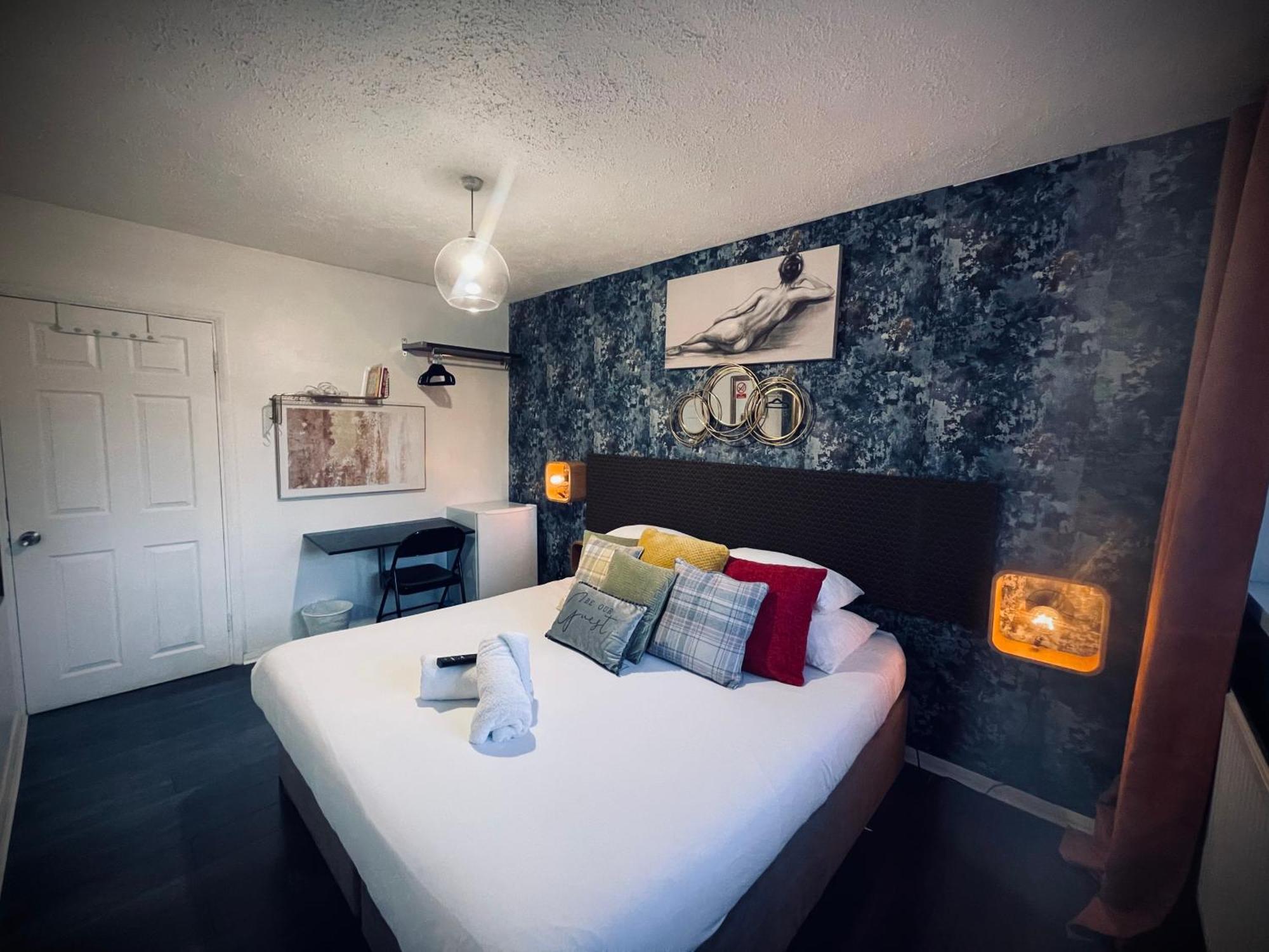 伦敦R1 Superking Sized Bed & 65" Tv On The Wall In Clapham公寓 外观 照片