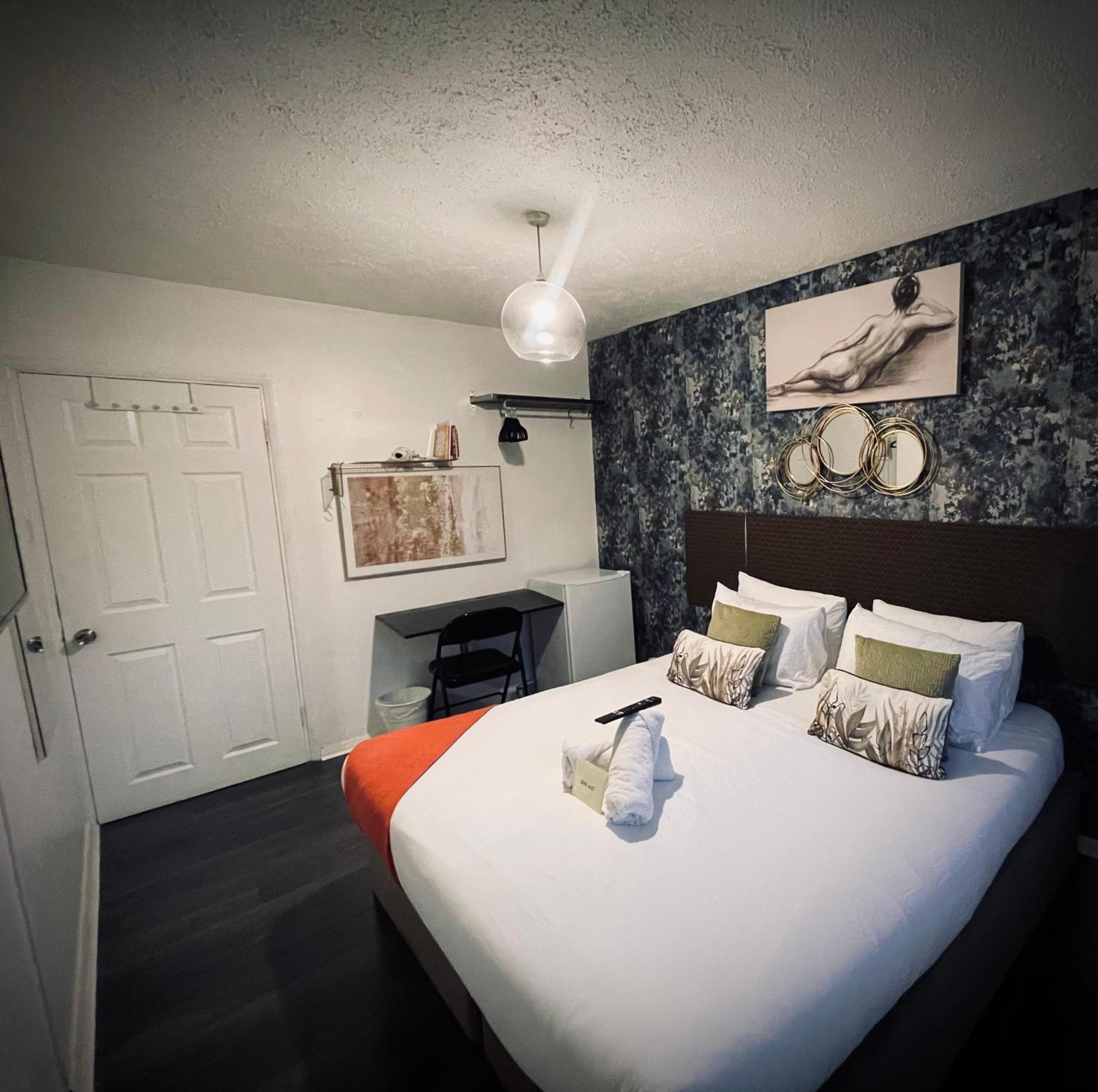 伦敦R1 Superking Sized Bed & 65" Tv On The Wall In Clapham公寓 外观 照片
