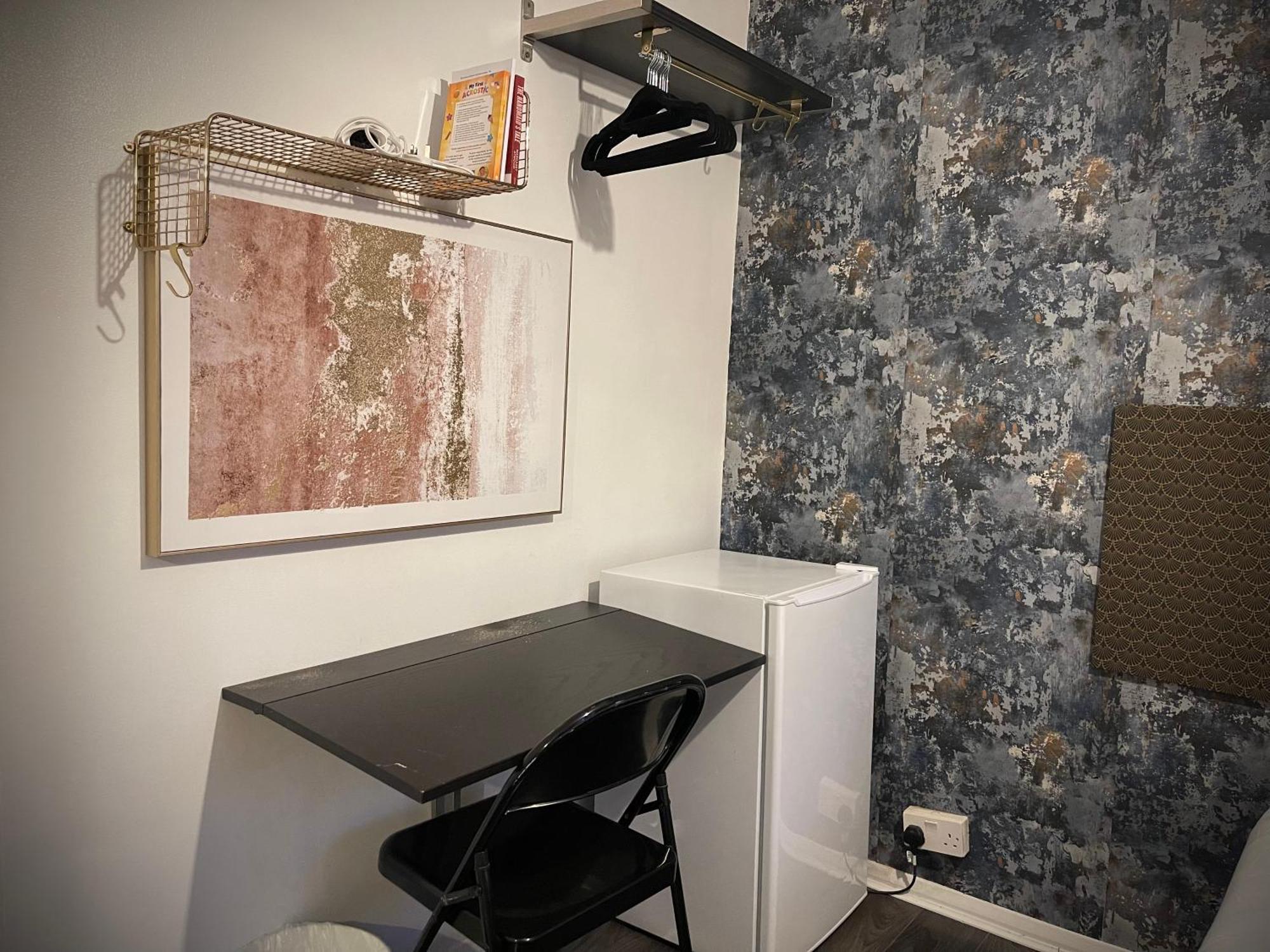 伦敦R1 Superking Sized Bed & 65" Tv On The Wall In Clapham公寓 外观 照片