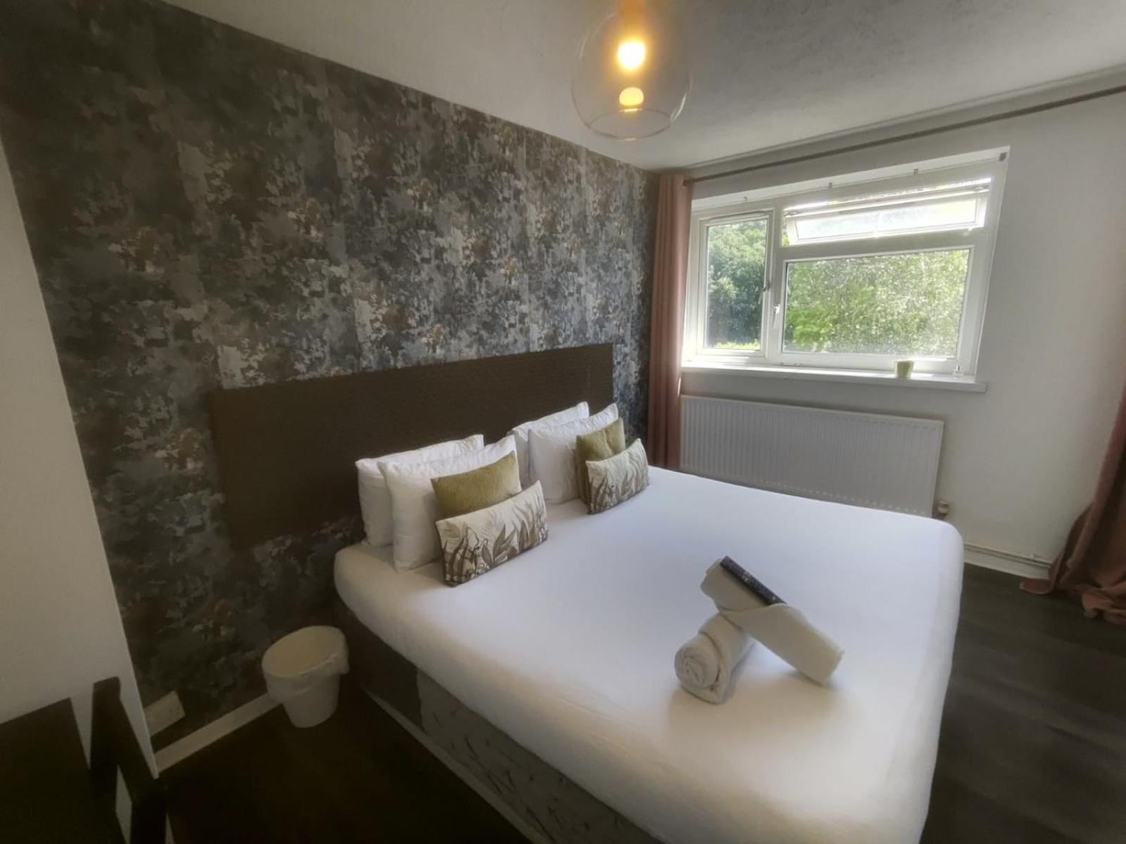 伦敦R1 Superking Sized Bed & 65" Tv On The Wall In Clapham公寓 外观 照片