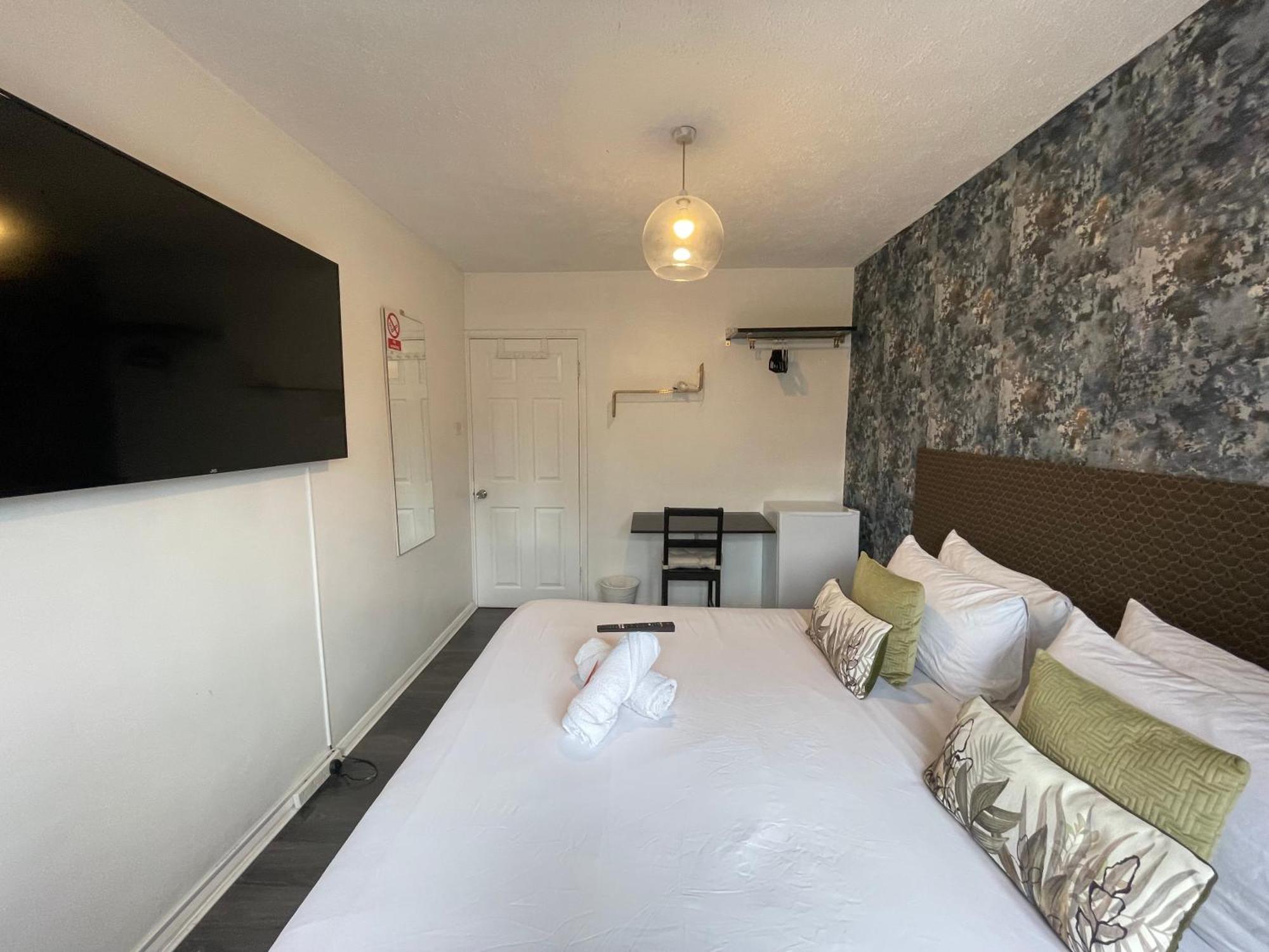伦敦R1 Superking Sized Bed & 65" Tv On The Wall In Clapham公寓 外观 照片